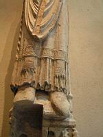 Statue, St-Marcel, portail Ste-Anne (calcaire) (Paris, musee de Cluny) (2)